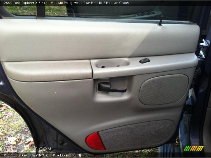 Medium Wedgewood Blue Metallic / Medium Graphite 2000 Ford Explorer XLS 4x4