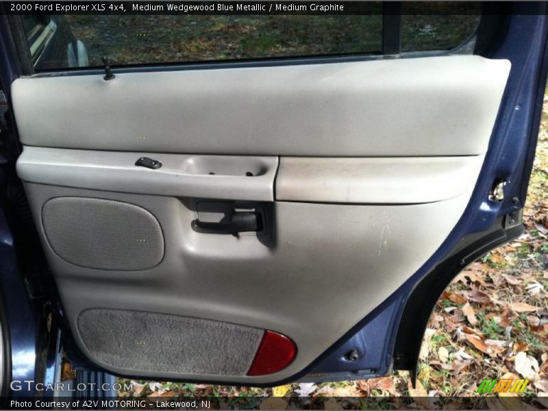 Medium Wedgewood Blue Metallic / Medium Graphite 2000 Ford Explorer XLS 4x4
