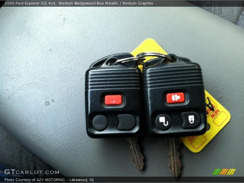 Medium Wedgewood Blue Metallic / Medium Graphite 2000 Ford Explorer XLS 4x4