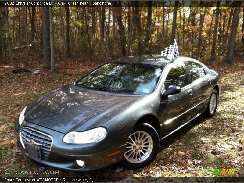 Onyx Green Pearl / Sandstone 2002 Chrysler Concorde LXi