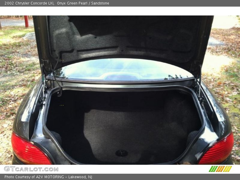 Onyx Green Pearl / Sandstone 2002 Chrysler Concorde LXi