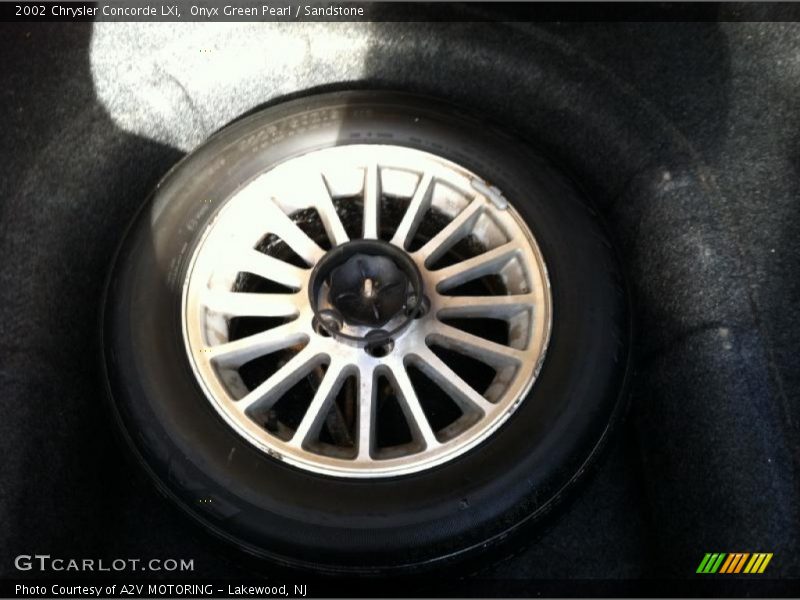 Onyx Green Pearl / Sandstone 2002 Chrysler Concorde LXi