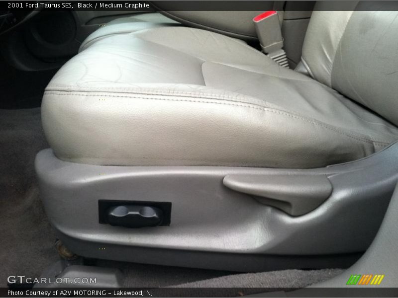 Black / Medium Graphite 2001 Ford Taurus SES