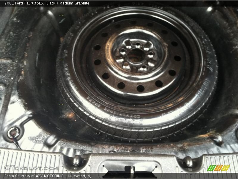 Black / Medium Graphite 2001 Ford Taurus SES