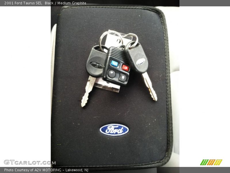 Black / Medium Graphite 2001 Ford Taurus SES