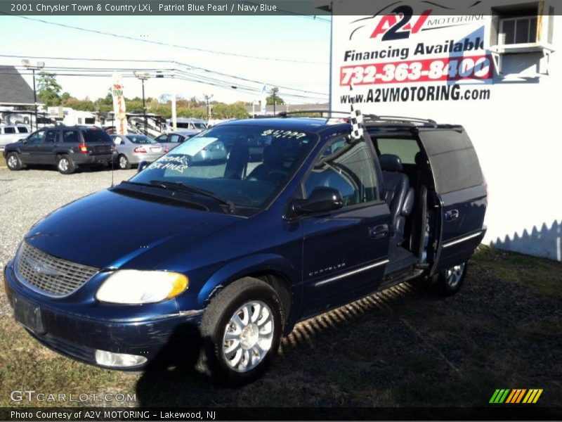 Patriot Blue Pearl / Navy Blue 2001 Chrysler Town & Country LXi