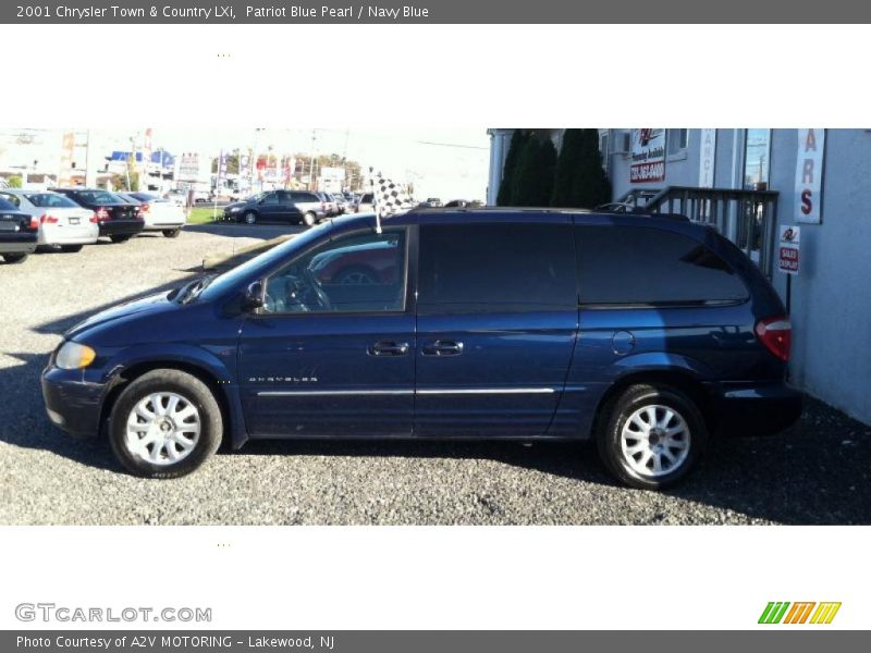 Patriot Blue Pearl / Navy Blue 2001 Chrysler Town & Country LXi