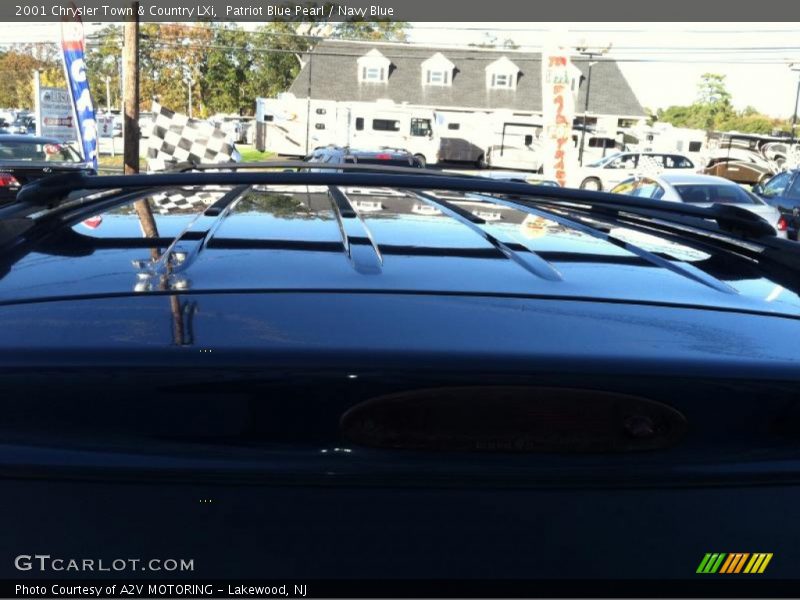 Patriot Blue Pearl / Navy Blue 2001 Chrysler Town & Country LXi