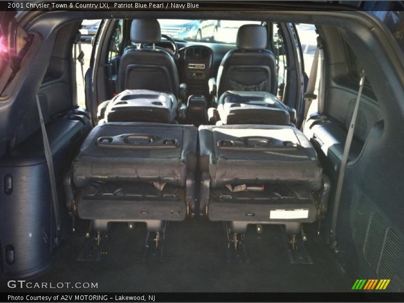 Patriot Blue Pearl / Navy Blue 2001 Chrysler Town & Country LXi