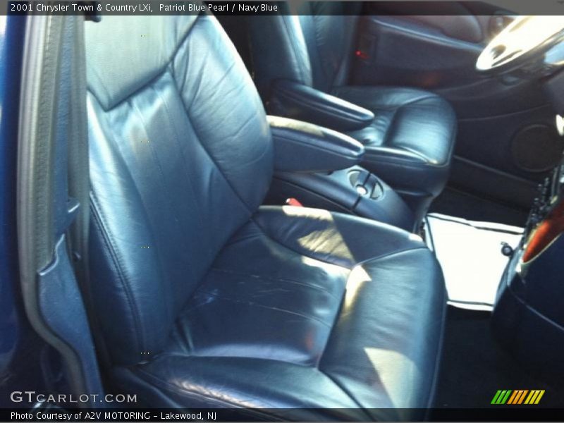  2001 Town & Country LXi Navy Blue Interior