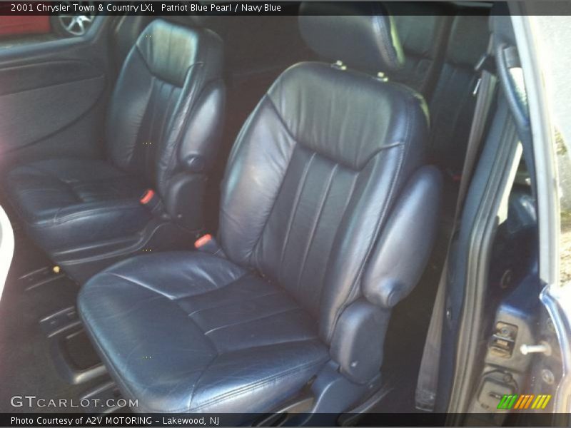 Patriot Blue Pearl / Navy Blue 2001 Chrysler Town & Country LXi
