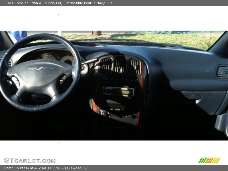 Patriot Blue Pearl / Navy Blue 2001 Chrysler Town & Country LXi