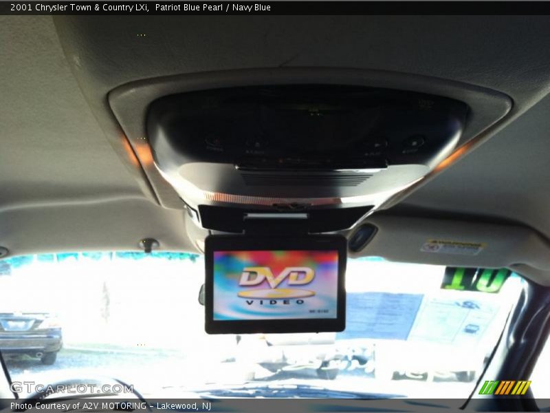 Patriot Blue Pearl / Navy Blue 2001 Chrysler Town & Country LXi