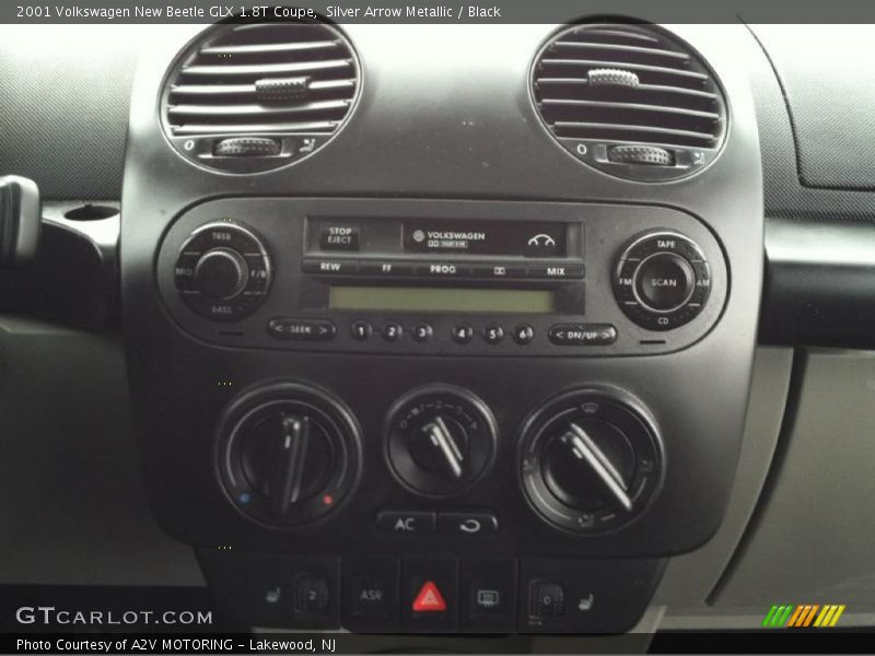 Silver Arrow Metallic / Black 2001 Volkswagen New Beetle GLX 1.8T Coupe