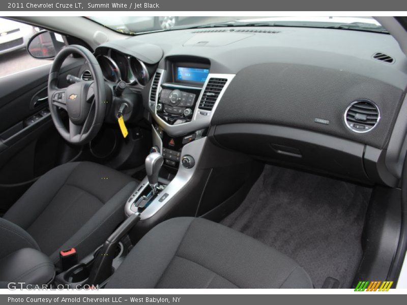 Summit White / Jet Black 2011 Chevrolet Cruze LT