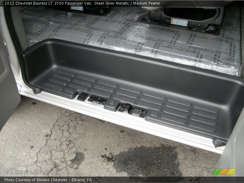Sheer Silver Metallic / Medium Pewter 2012 Chevrolet Express LT 1500 Passenger Van