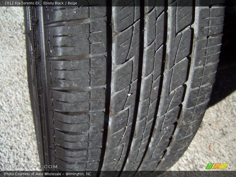 Ebony Black / Beige 2012 Kia Sorento EX