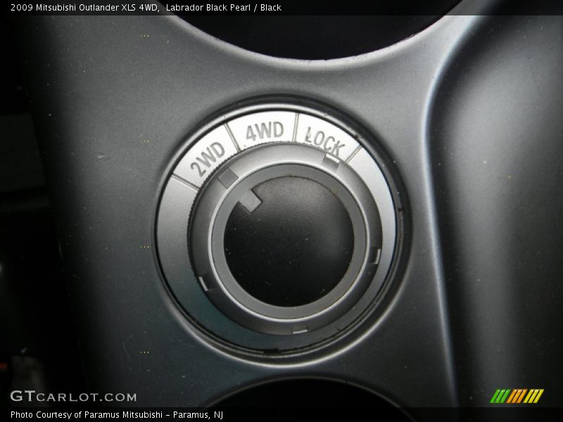 Controls of 2009 Outlander XLS 4WD