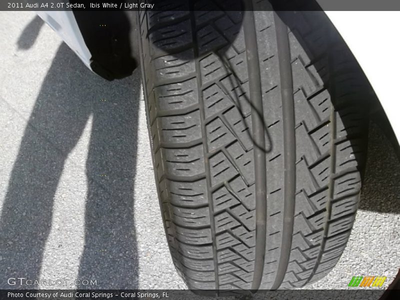 Ibis White / Light Gray 2011 Audi A4 2.0T Sedan