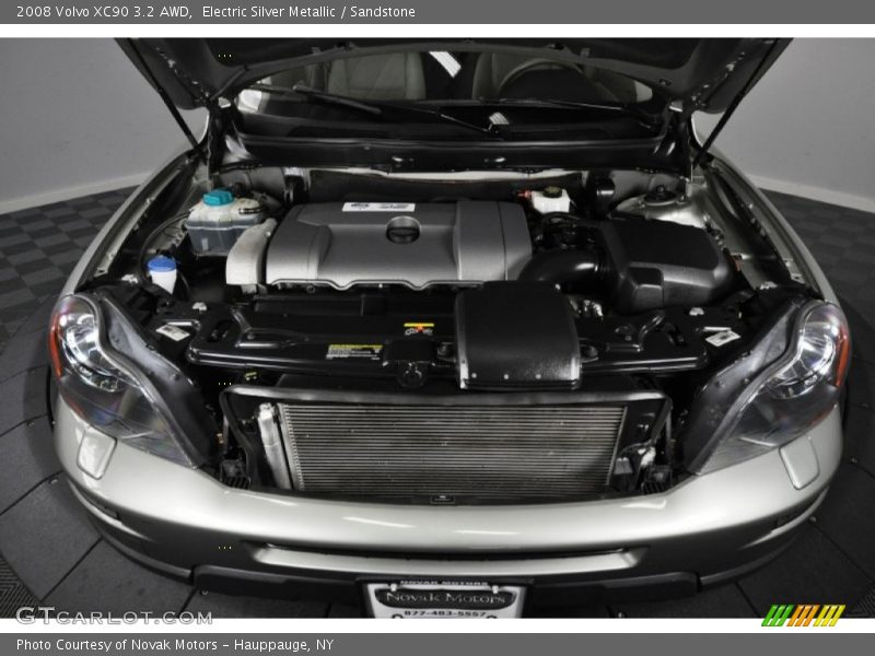 Electric Silver Metallic / Sandstone 2008 Volvo XC90 3.2 AWD