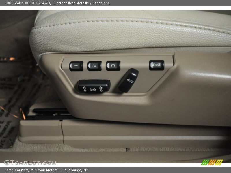 Electric Silver Metallic / Sandstone 2008 Volvo XC90 3.2 AWD