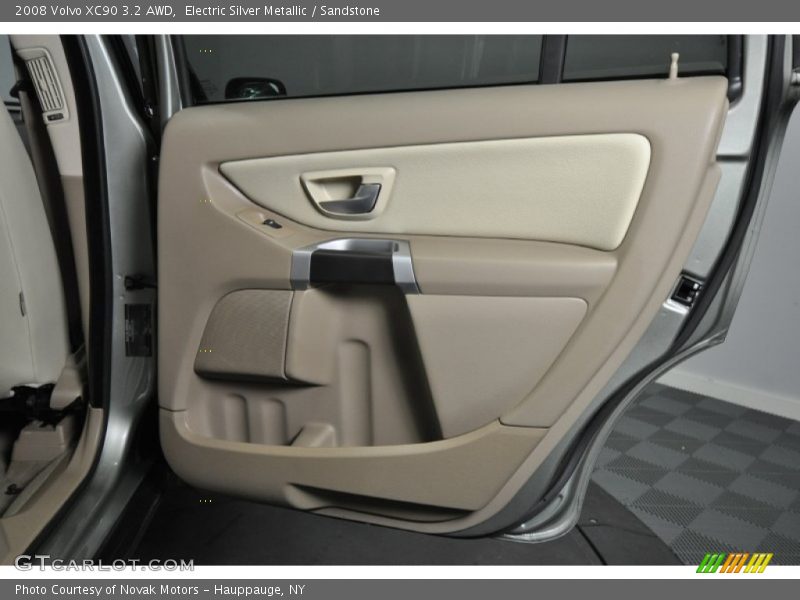 Electric Silver Metallic / Sandstone 2008 Volvo XC90 3.2 AWD