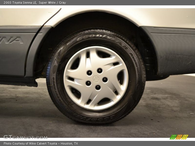 Super White / Gray 2003 Toyota Sienna LE