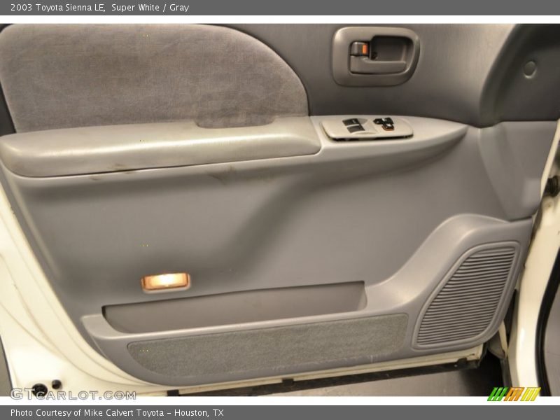 Super White / Gray 2003 Toyota Sienna LE