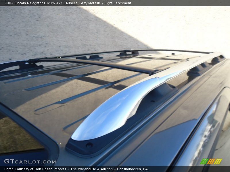 Mineral Grey Metallic / Light Parchment 2004 Lincoln Navigator Luxury 4x4