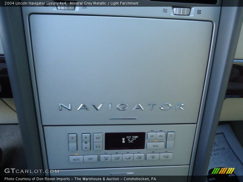 Mineral Grey Metallic / Light Parchment 2004 Lincoln Navigator Luxury 4x4