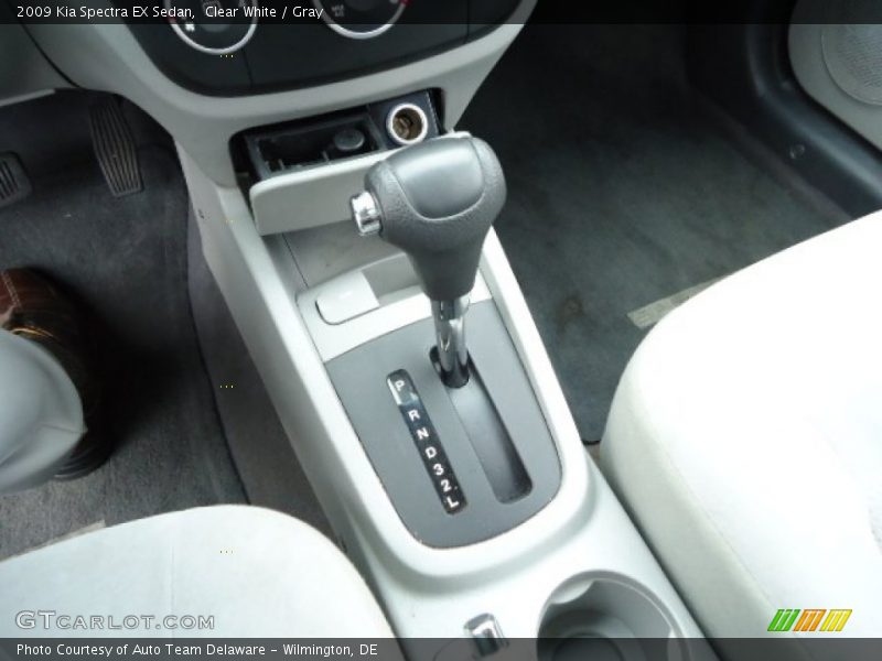 Clear White / Gray 2009 Kia Spectra EX Sedan