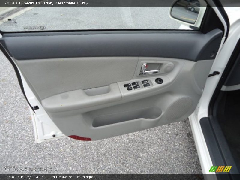 Clear White / Gray 2009 Kia Spectra EX Sedan