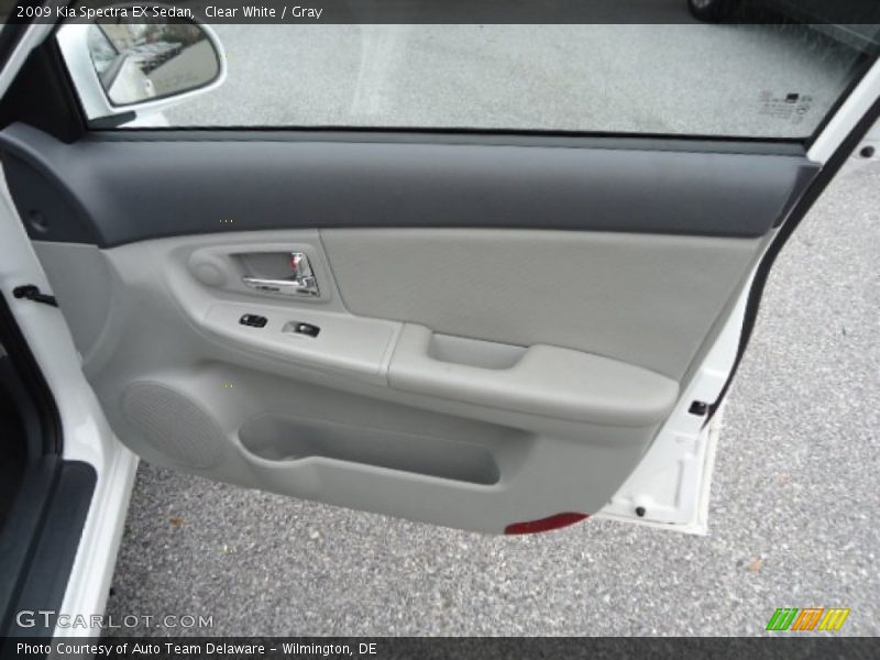 Clear White / Gray 2009 Kia Spectra EX Sedan