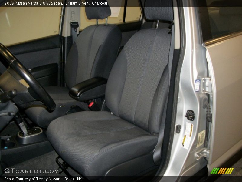 Brillant Silver / Charcoal 2009 Nissan Versa 1.8 SL Sedan