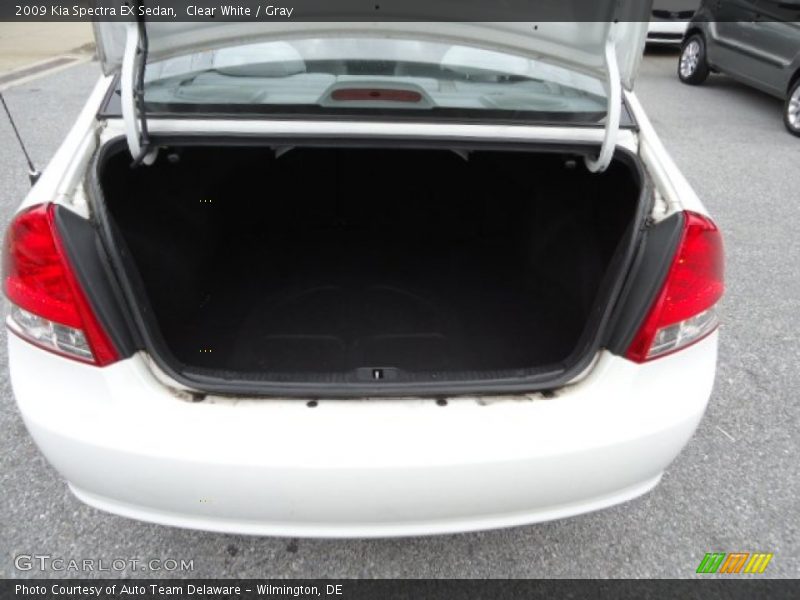 Clear White / Gray 2009 Kia Spectra EX Sedan