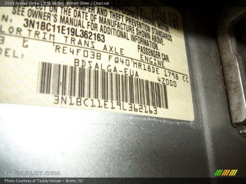 Brillant Silver / Charcoal 2009 Nissan Versa 1.8 SL Sedan