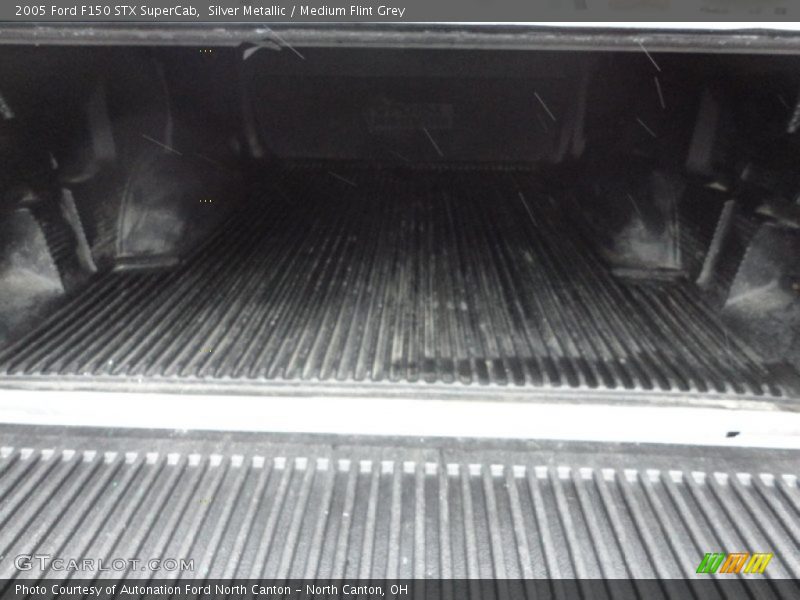 Silver Metallic / Medium Flint Grey 2005 Ford F150 STX SuperCab