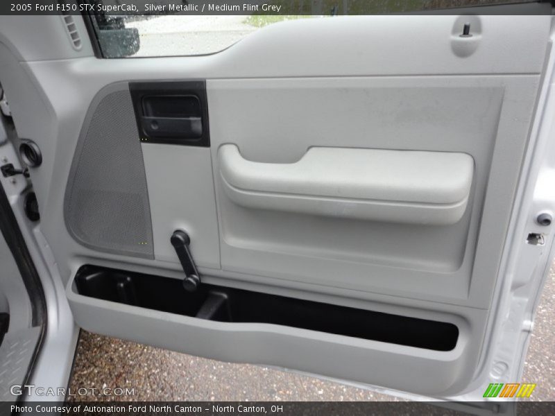 Silver Metallic / Medium Flint Grey 2005 Ford F150 STX SuperCab