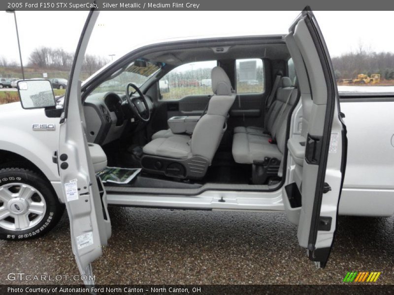 Silver Metallic / Medium Flint Grey 2005 Ford F150 STX SuperCab