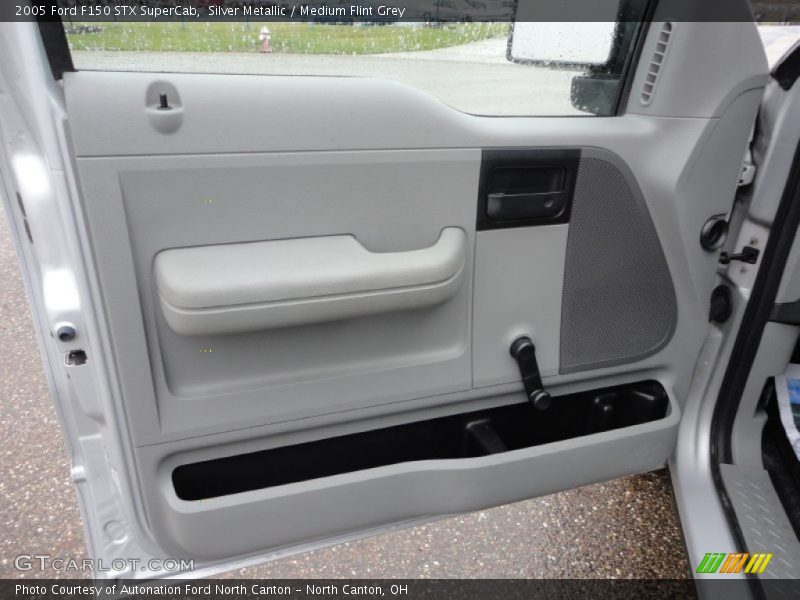 Silver Metallic / Medium Flint Grey 2005 Ford F150 STX SuperCab