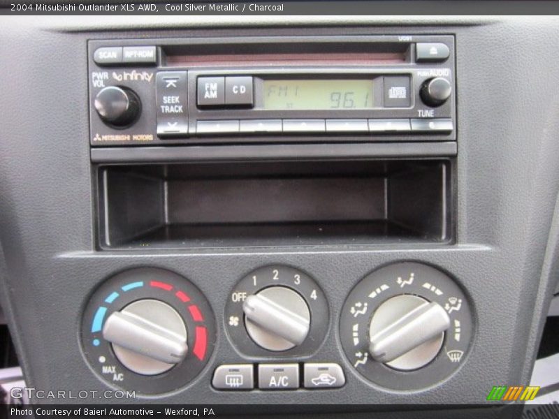 Cool Silver Metallic / Charcoal 2004 Mitsubishi Outlander XLS AWD