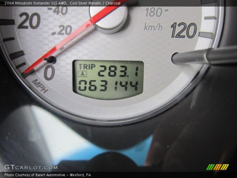 Cool Silver Metallic / Charcoal 2004 Mitsubishi Outlander XLS AWD