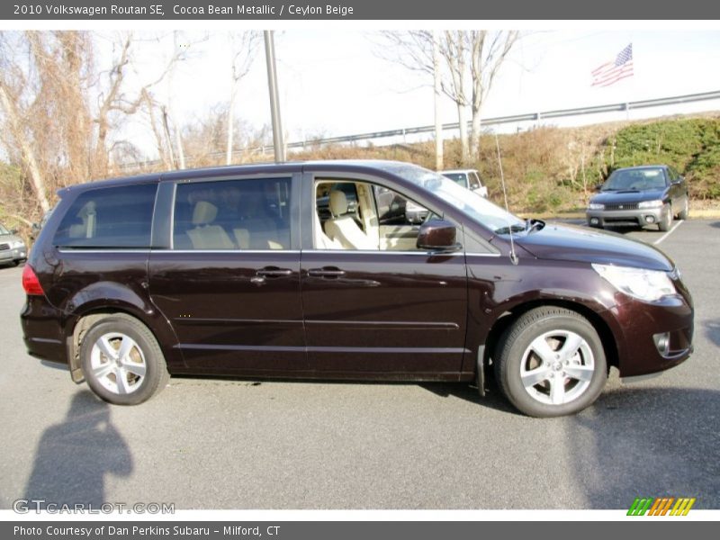 Cocoa Bean Metallic / Ceylon Beige 2010 Volkswagen Routan SE