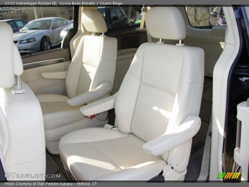 Cocoa Bean Metallic / Ceylon Beige 2010 Volkswagen Routan SE