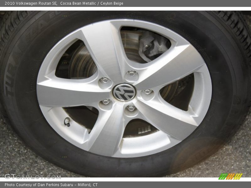 Cocoa Bean Metallic / Ceylon Beige 2010 Volkswagen Routan SE