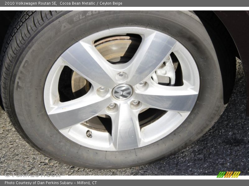 Cocoa Bean Metallic / Ceylon Beige 2010 Volkswagen Routan SE