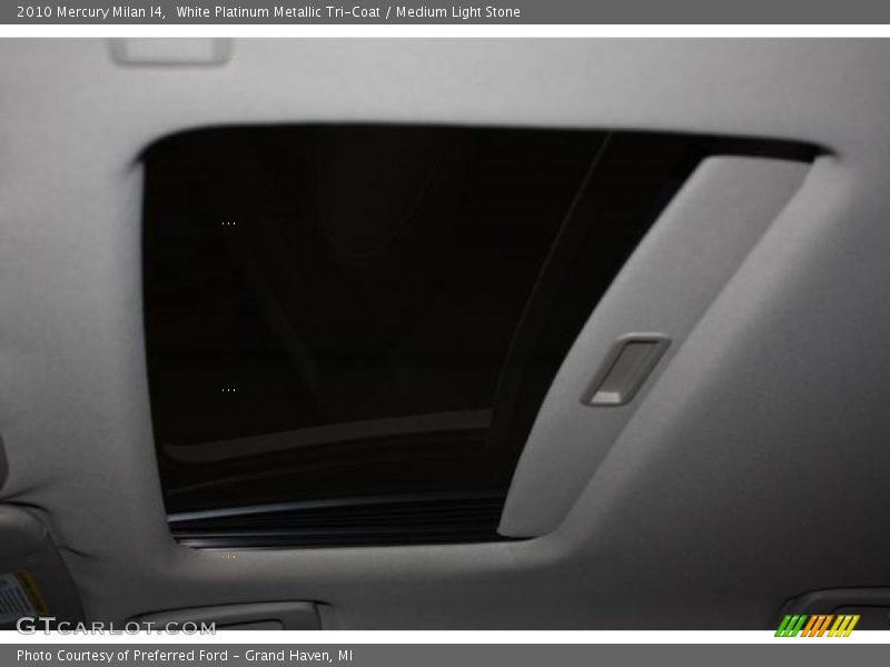 White Platinum Metallic Tri-Coat / Medium Light Stone 2010 Mercury Milan I4