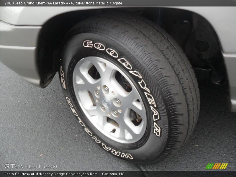 Silverstone Metallic / Agate 2000 Jeep Grand Cherokee Laredo 4x4