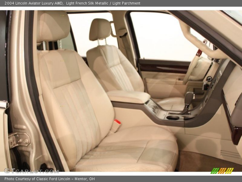 Light French Silk Metallic / Light Parchment 2004 Lincoln Aviator Luxury AWD