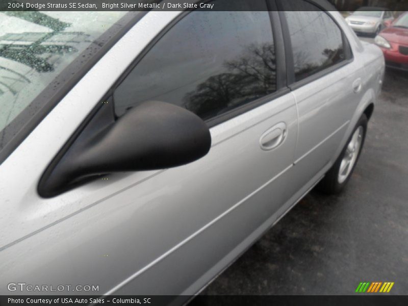 Bright Silver Metallic / Dark Slate Gray 2004 Dodge Stratus SE Sedan